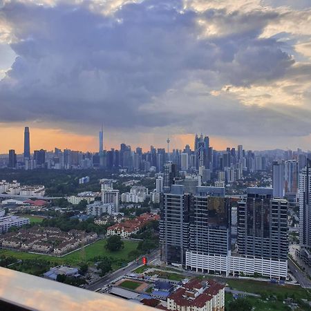 Reizz Residence By Luxury Suites Kuala Lumpur Exterior photo