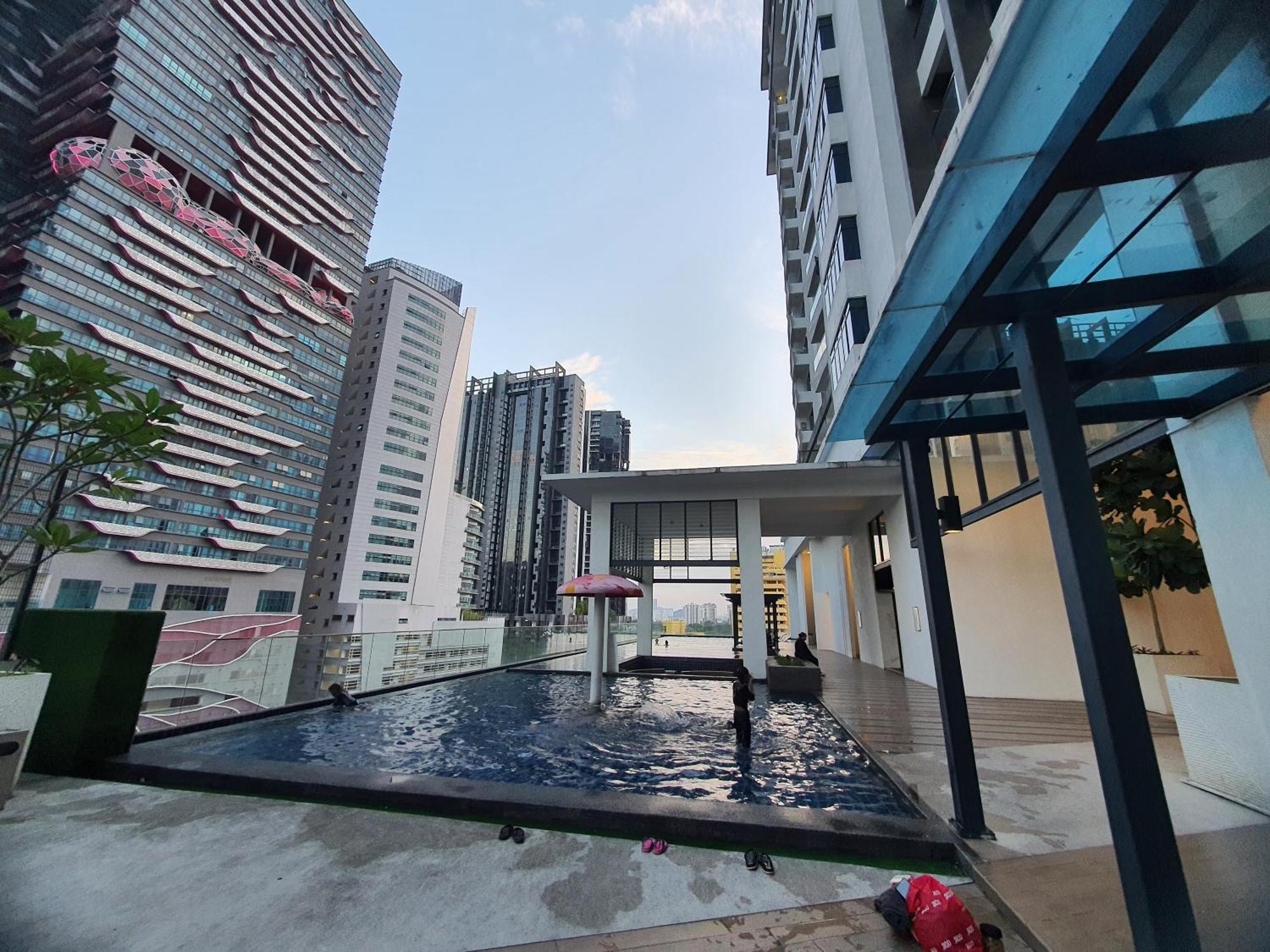 Reizz Residence By Luxury Suites Kuala Lumpur Exterior photo